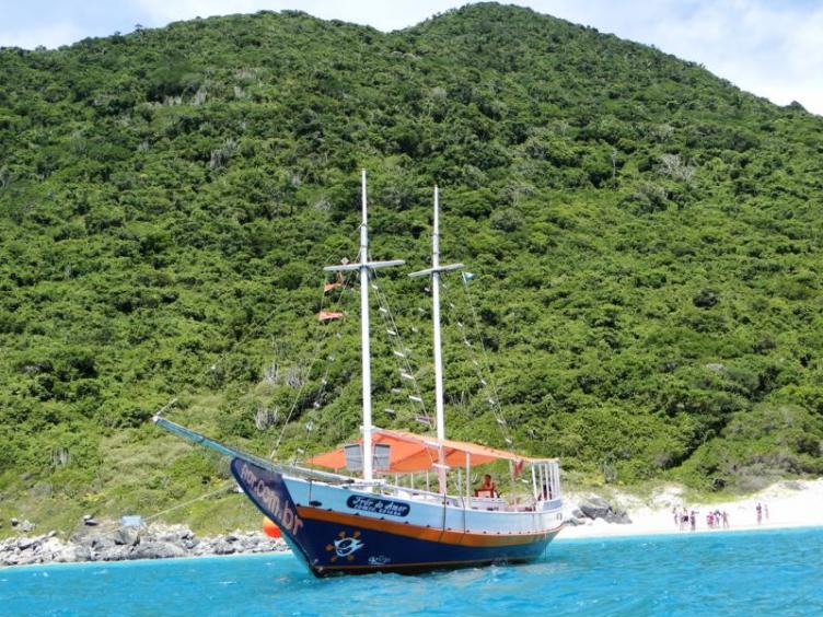 Passeios de Escuna e Catamarã