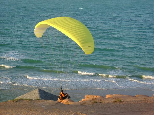 Voo Livre em Canoa Quebrada: Uma Experiência Radical e Inesquecível